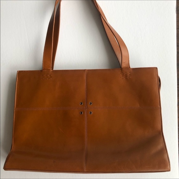 Vintage BCBG brown leather tote - Picture 3 of 10